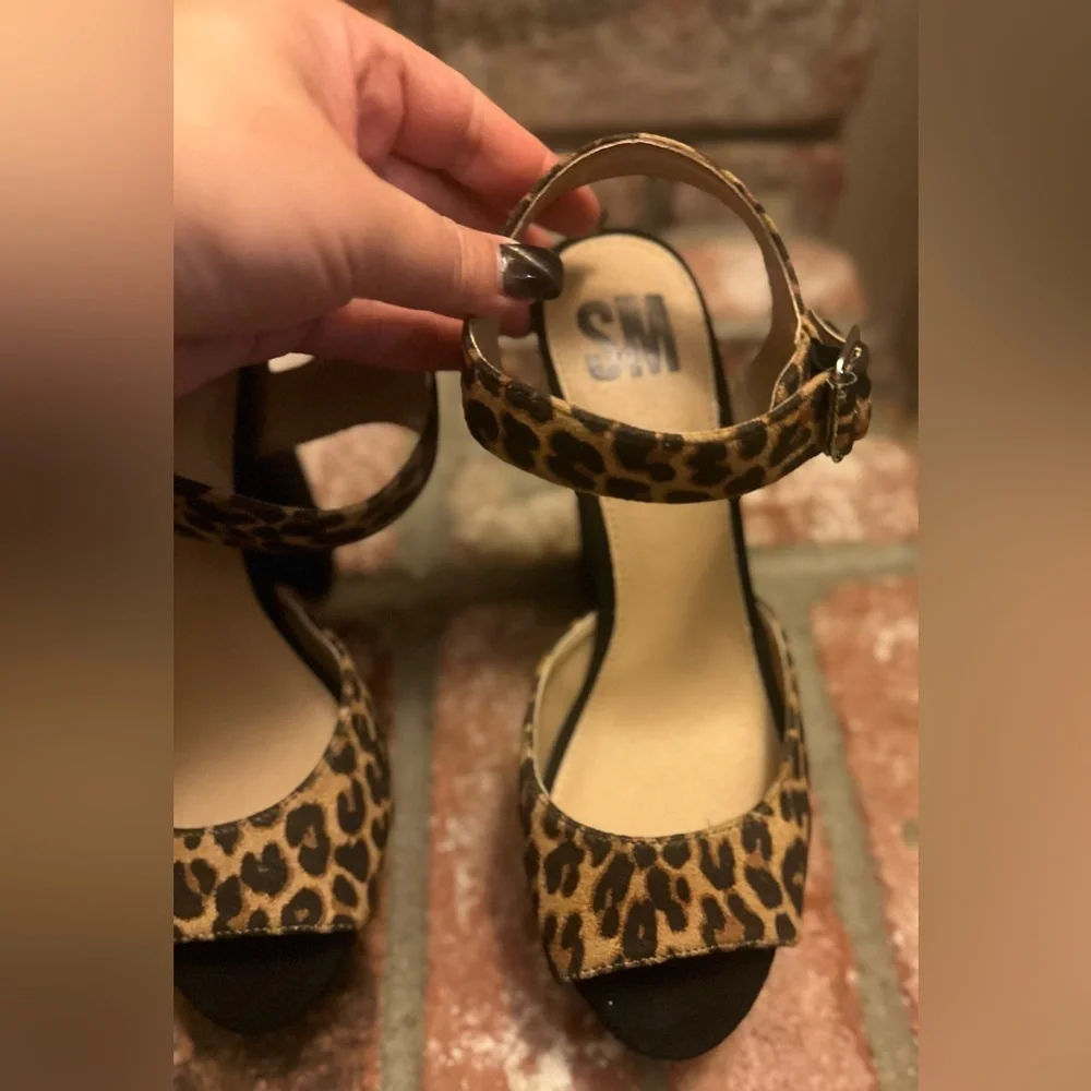 Women’s SM‎ Leopard Print Platform Open Toe Shoes. Size 8.